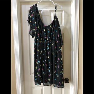 Cold shoulder size 3 Torrid dress